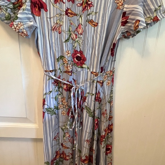 Floral Wrap Dress - Picture 5 of 6